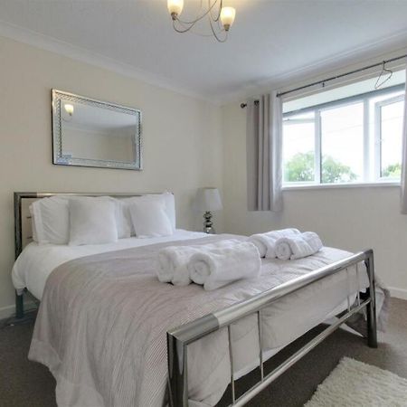 The Firs - Apartment Next To Beach & Forest - Pets Are Free بارتون أون سي المظهر الخارجي الصورة